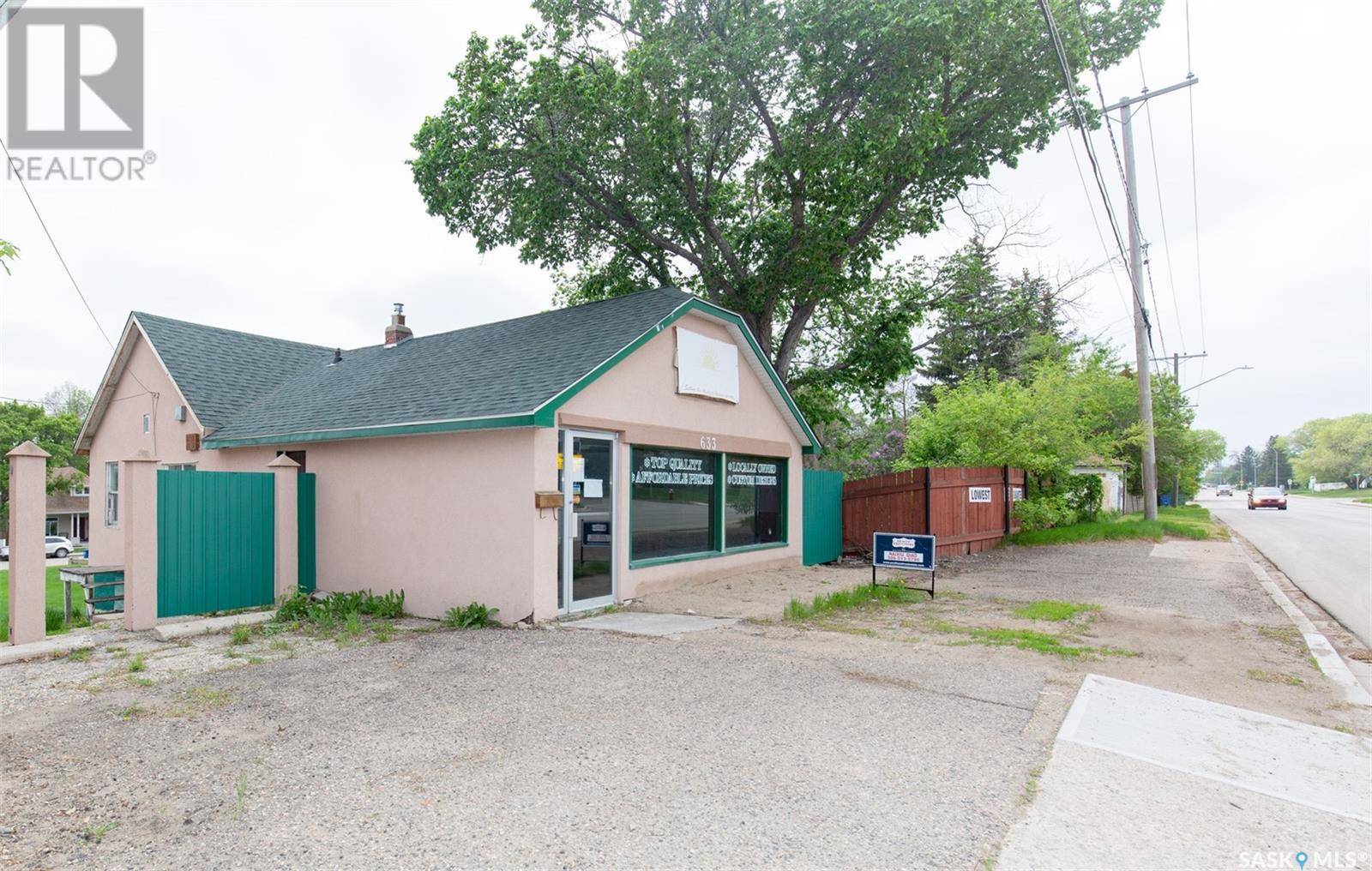 Moose Jaw, SK S6H2K5,633 Caribou STREET W