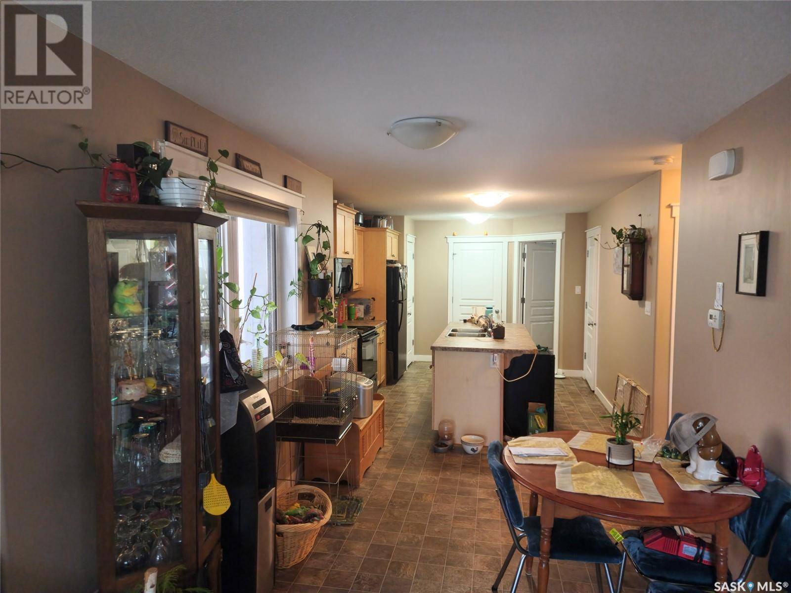 Regina, SK S4R1M6,530 Toronto STREET