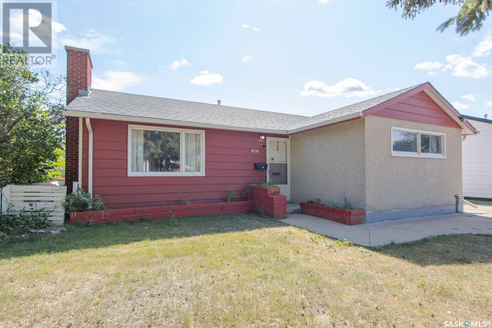 Saskatoon, SK S7L3B4,414 T AVENUE N