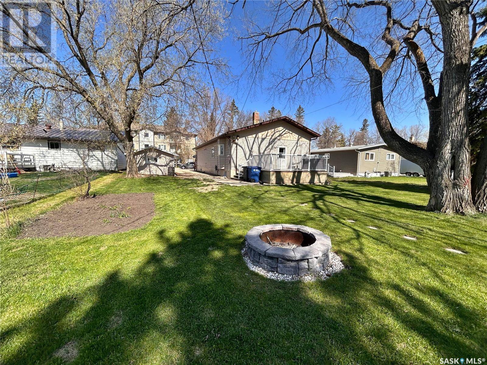 Moosomin, SK S0G3N0,1109 Main STREET