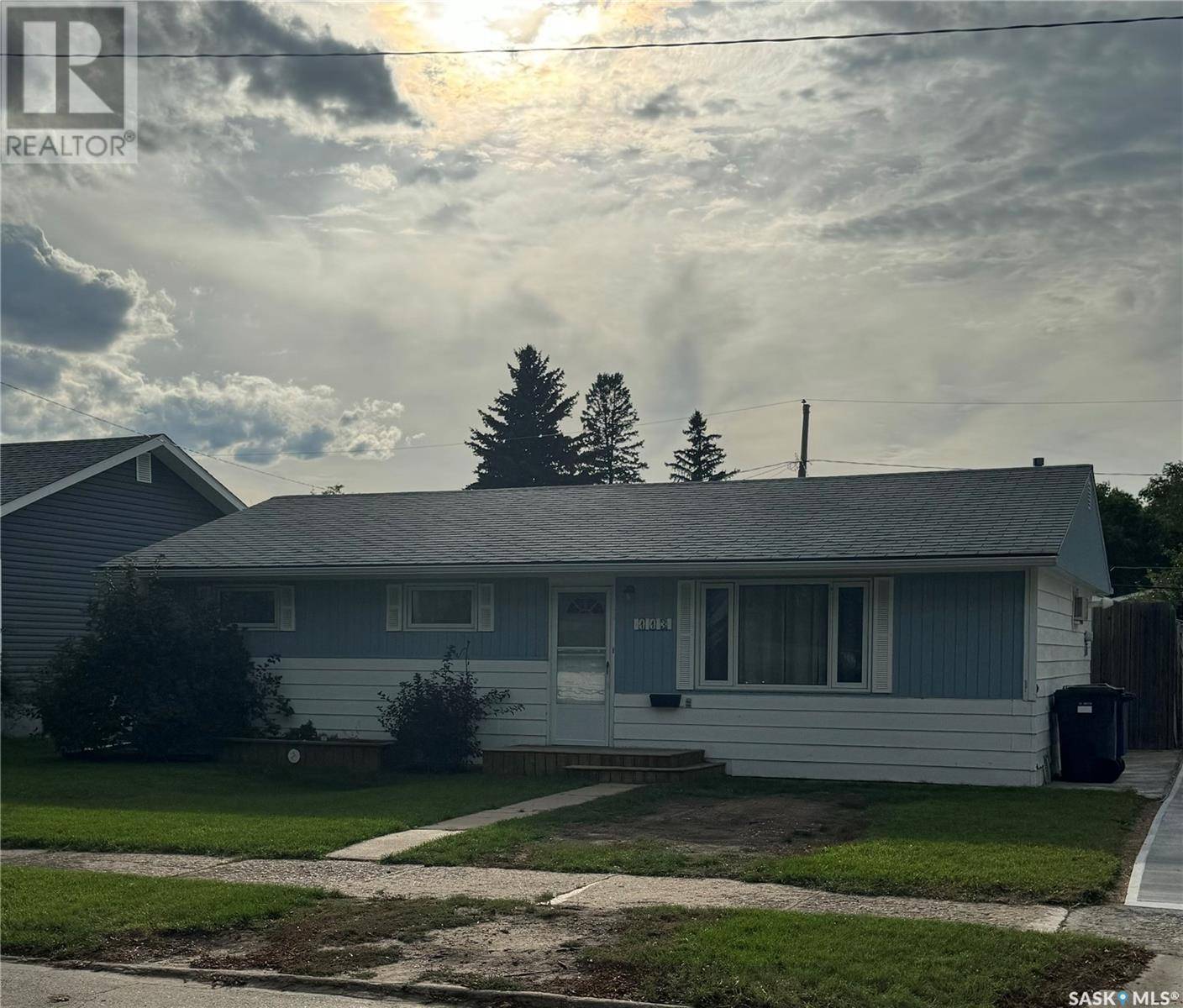 Weyburn, SK S4H1K7,113 12th STREET