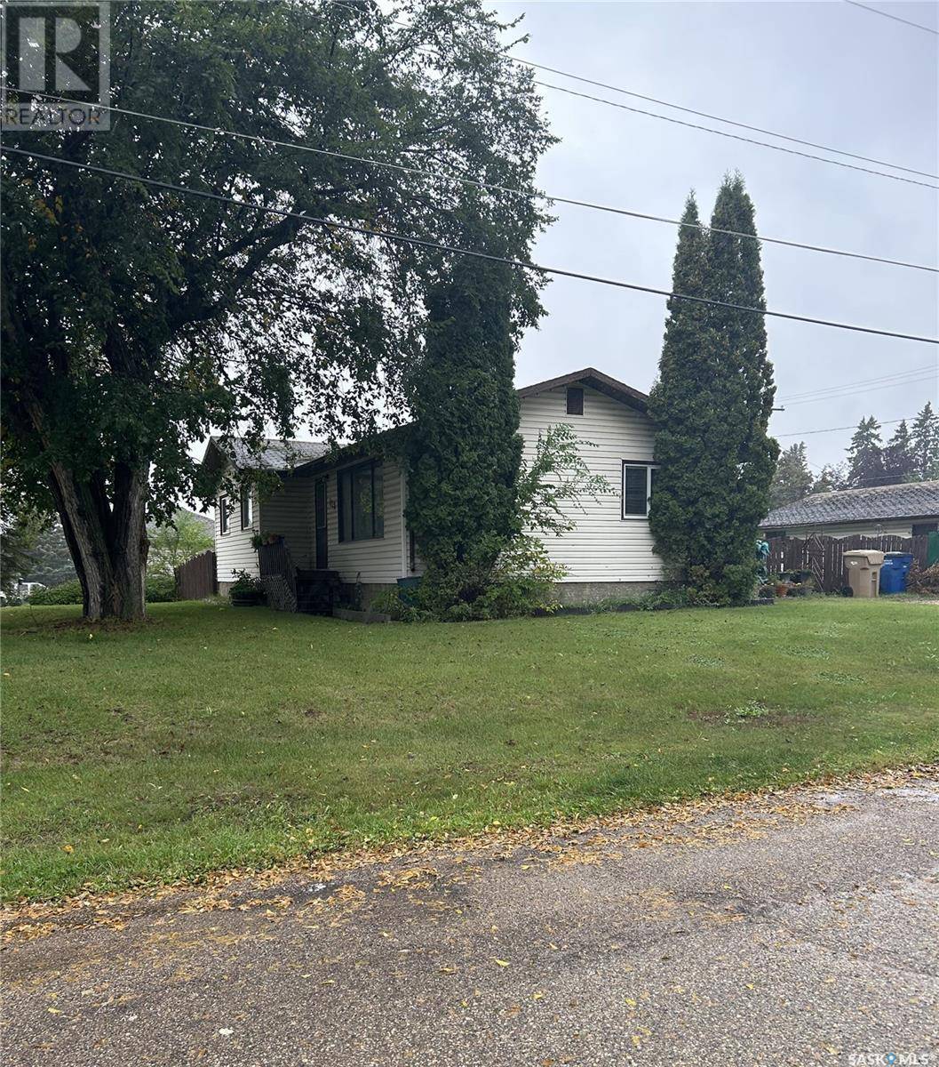 Shellbrook, SK S0J2E0,412 2nd AVENUE E