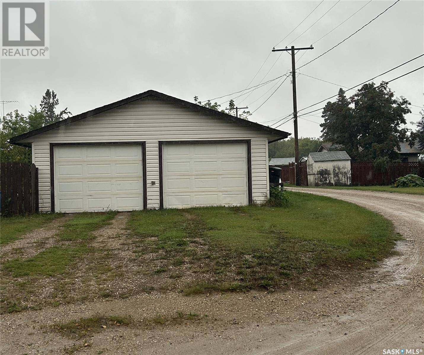 Shellbrook, SK S0J2E0,412 2nd AVENUE E