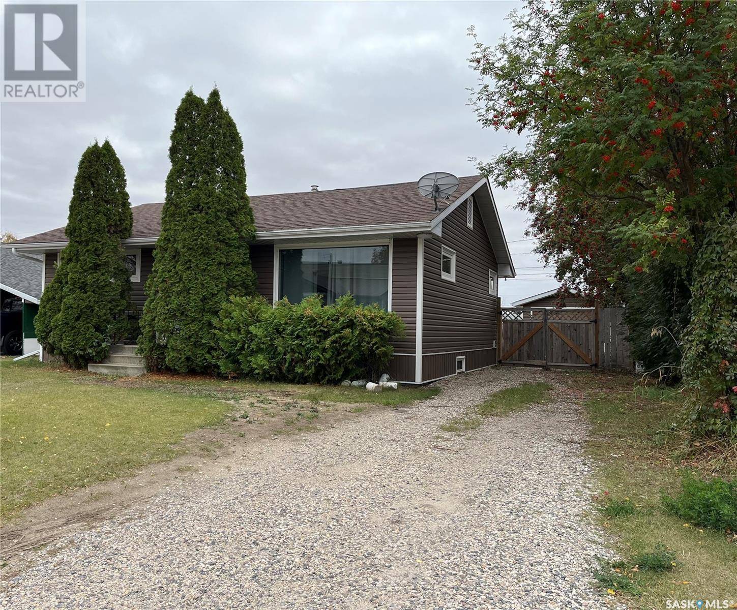 Nipawin, SK S0E1E0,616 8th AVENUE W