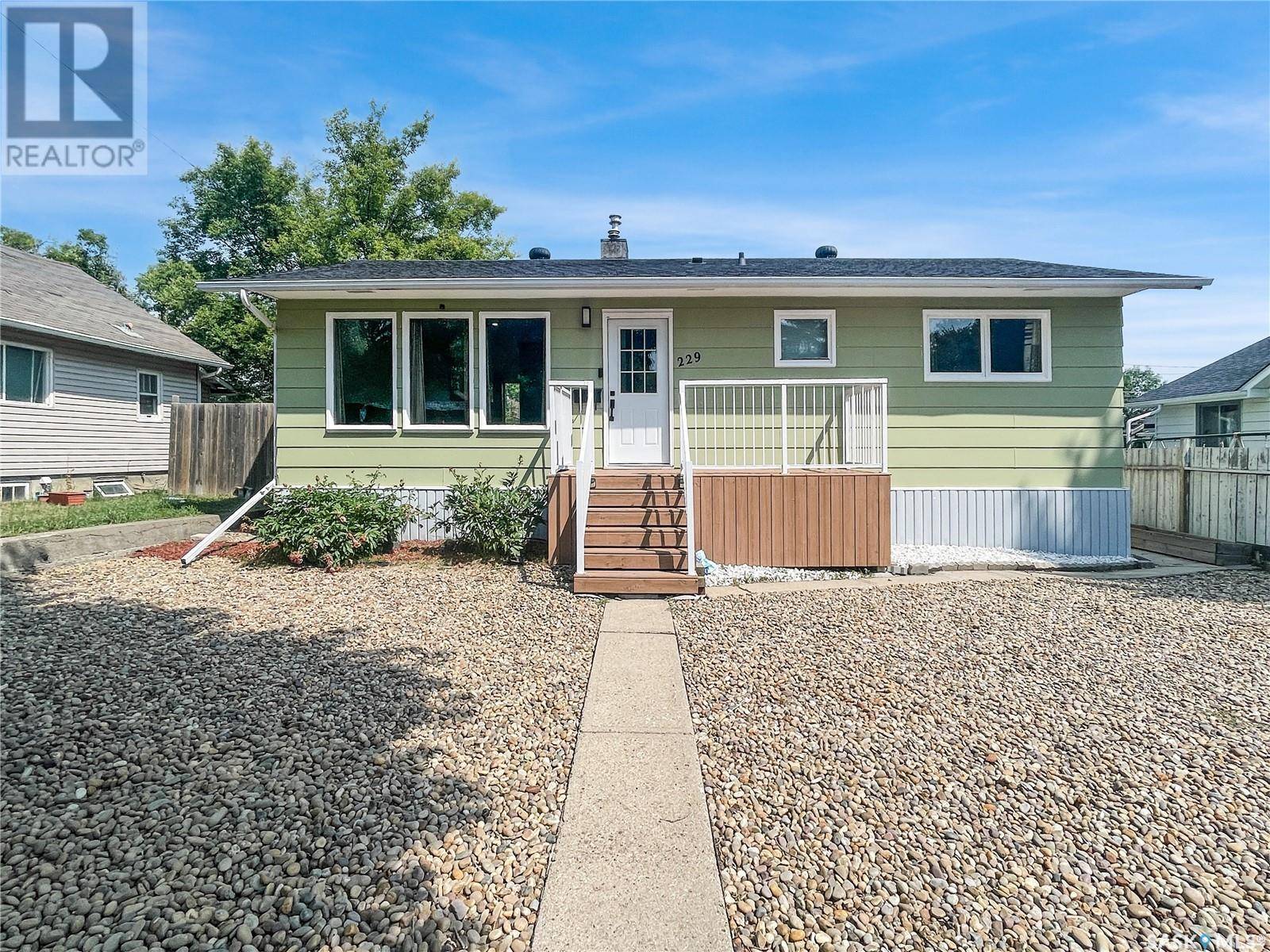 Swift Current, SK S9H0X7,229 6th AVENUE NW