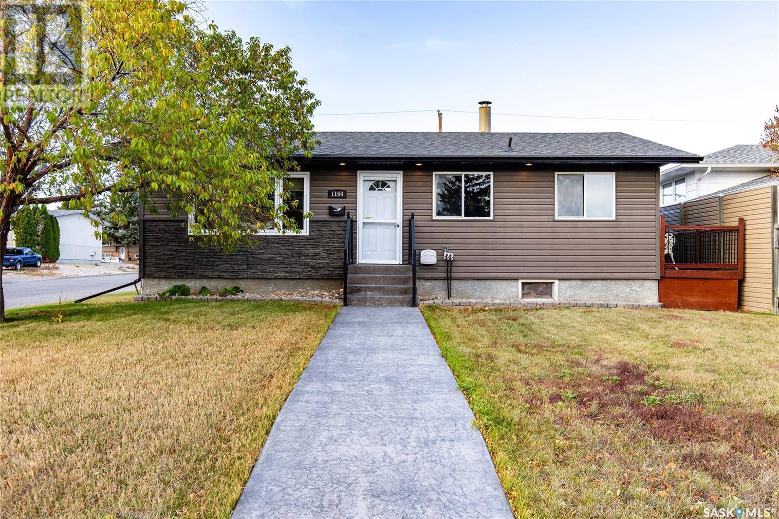 Moose Jaw, SK S6H2J2,1164 Hochelaga STREET W