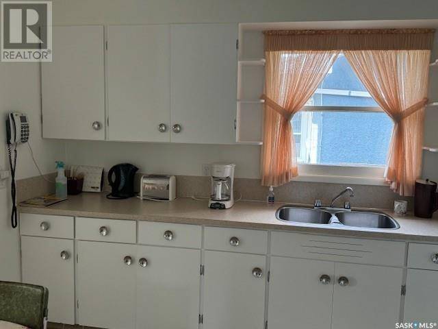 North Battleford, SK S9A2B8,1462 108th STREET