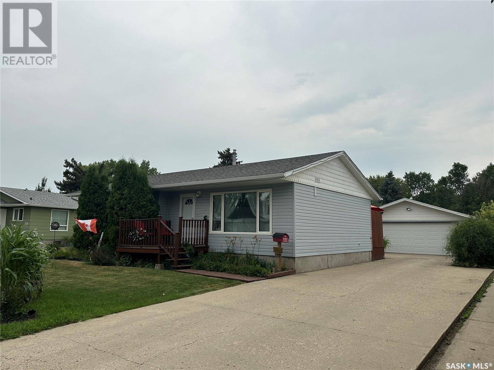 Weyburn, SK S4H2T1,233 Onstad CRESCENT