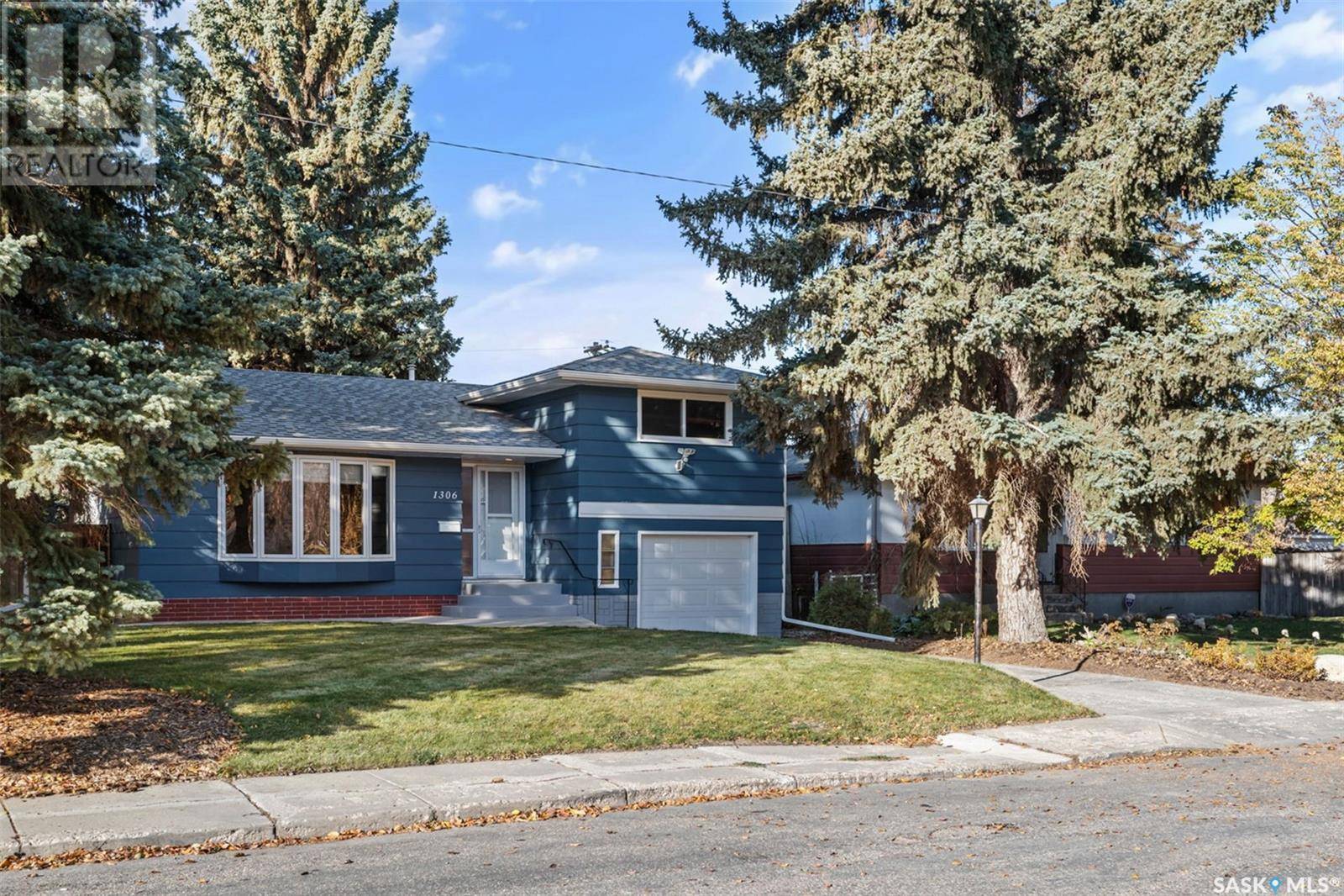 Saskatoon, SK S7H2M8,1306 Jackson AVENUE