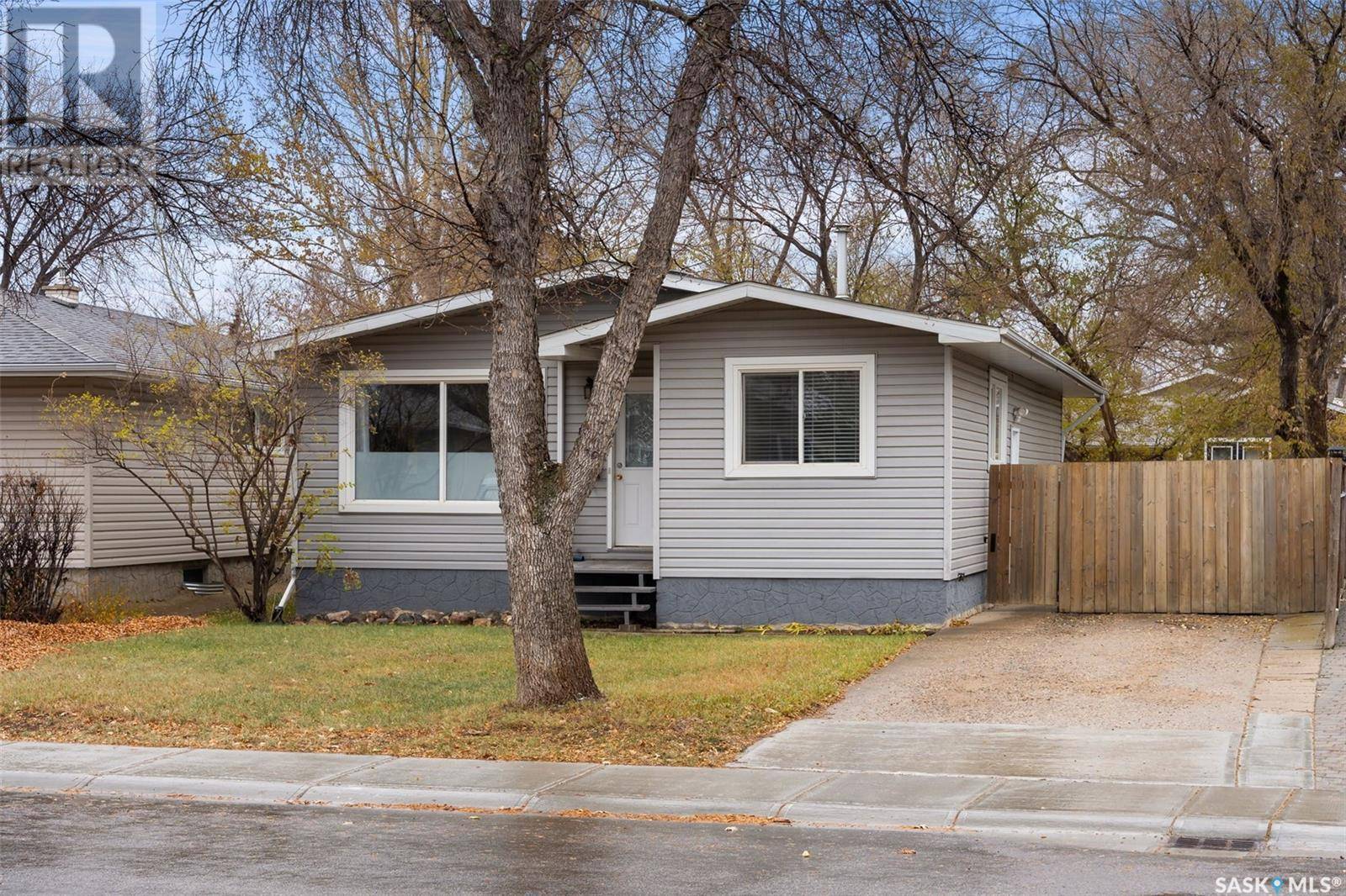 Regina, SK S4R6J6,18 BROCKELBANK CRESCENT