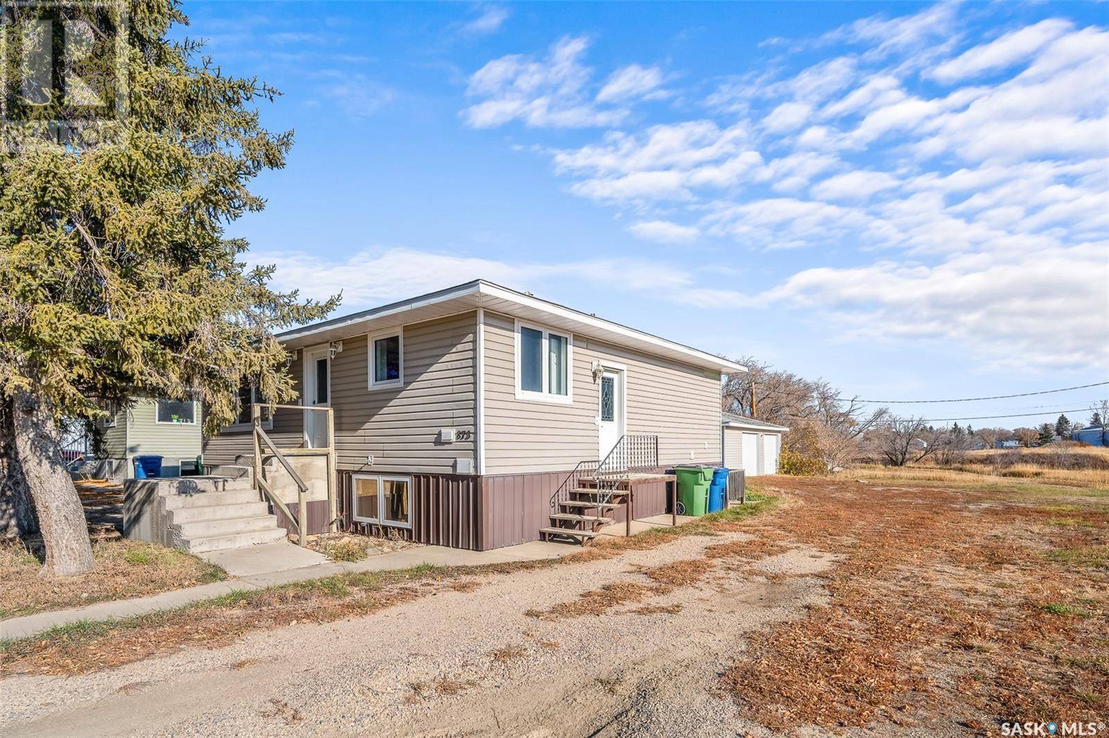 Moose Jaw, SK S6H1H8,873 4th AVENUE NE