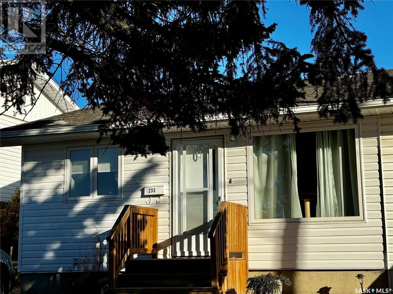 Swift Current, SK S9H2Y2,233 18th AVENUE NE