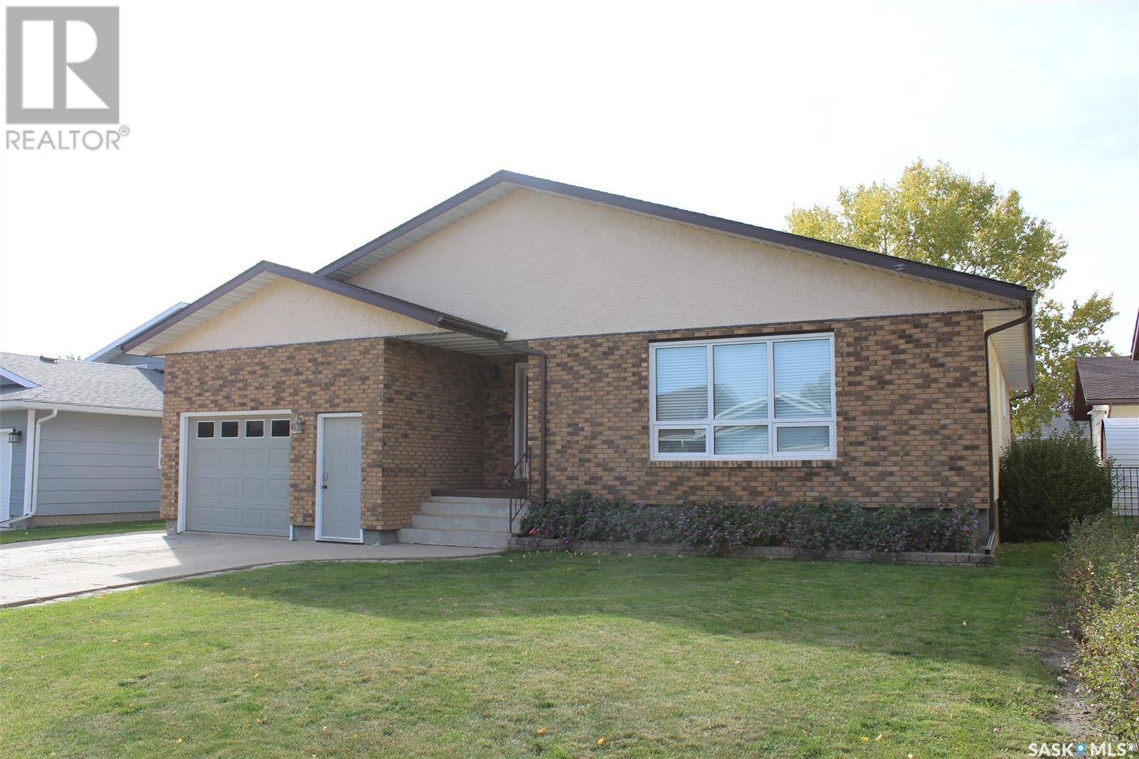 Weyburn, SK S4H3H4,723 Dieppe DRIVE