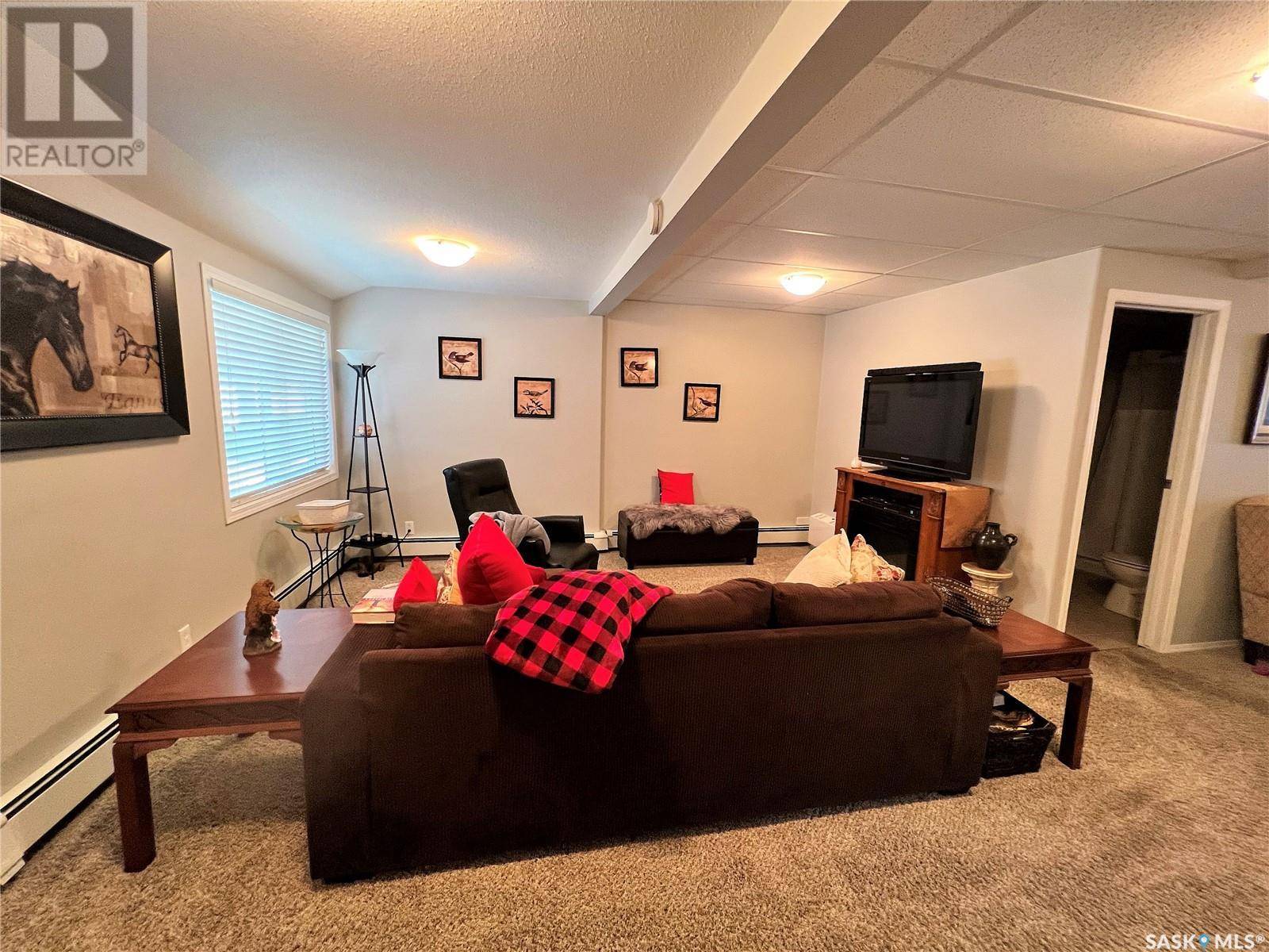 Swift Current, SK S9H0Y9,267 7th AVENUE NW