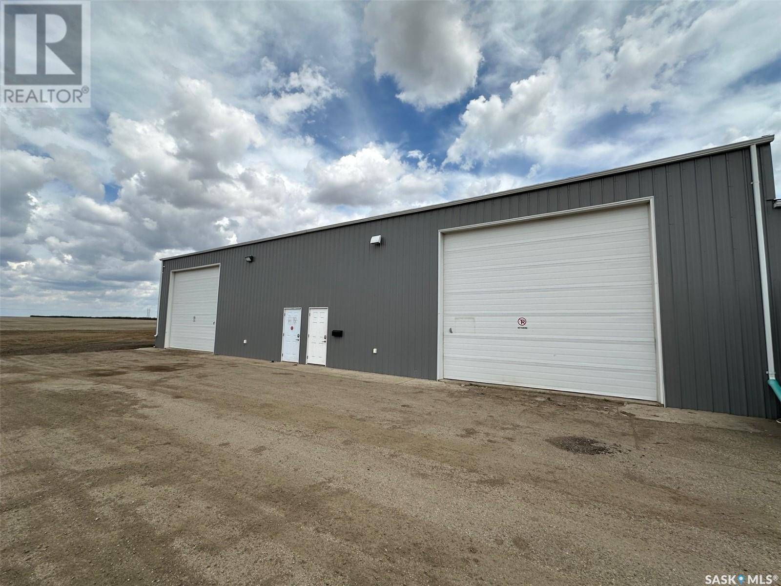 Moose Jaw, SK S6H4N8,2B 820 N Service ROAD W