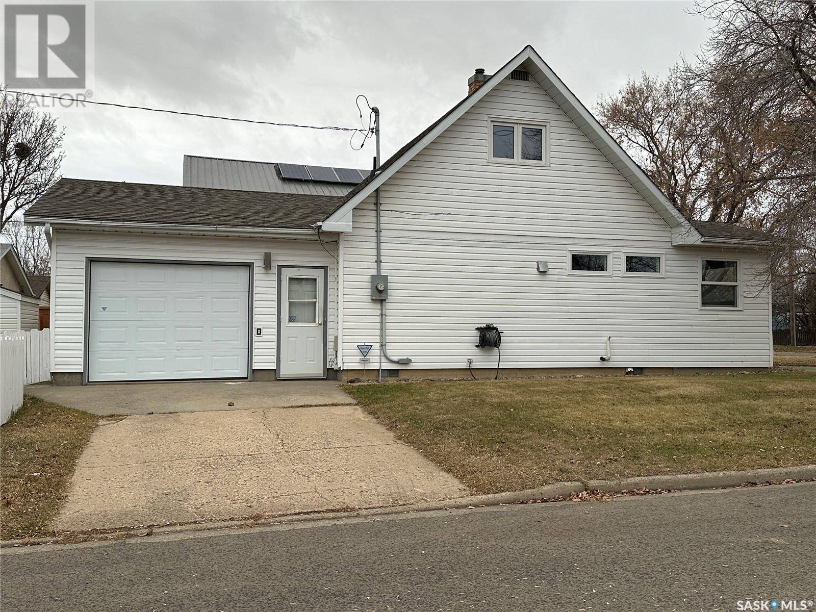 Moose Jaw, SK S6H5H3,178 Duffield STREET W