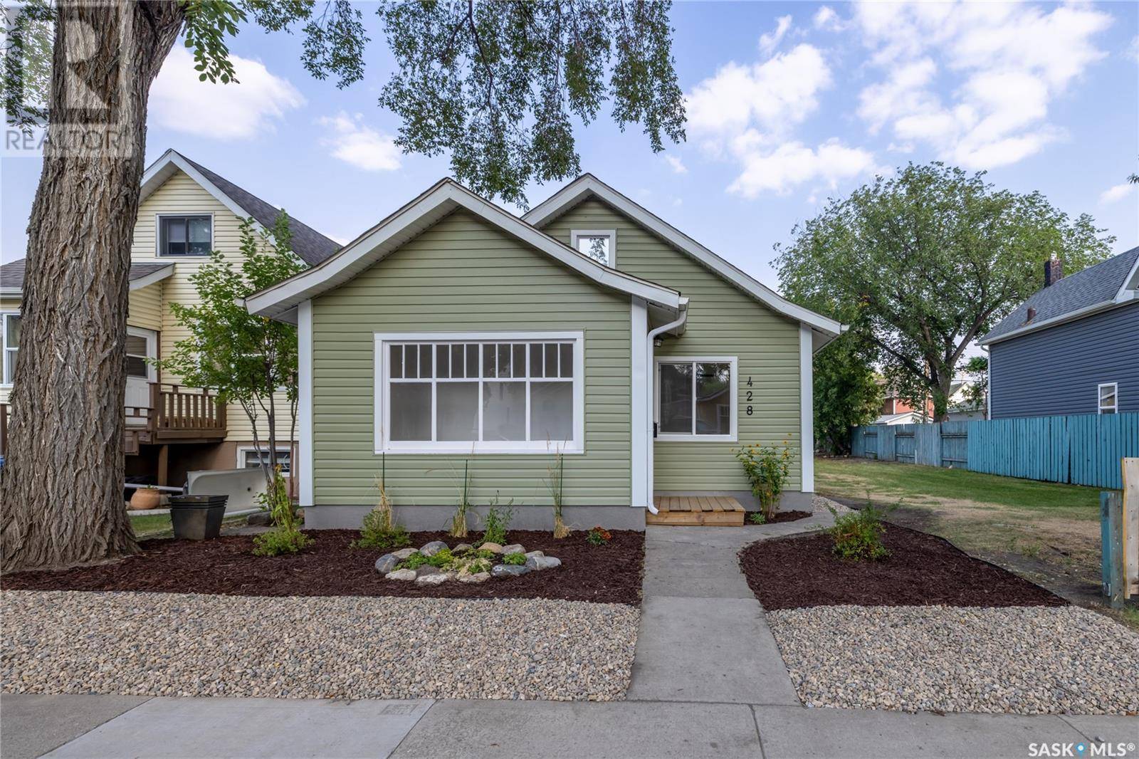 Saskatoon, SK S7M1T5,428 F AVENUE S