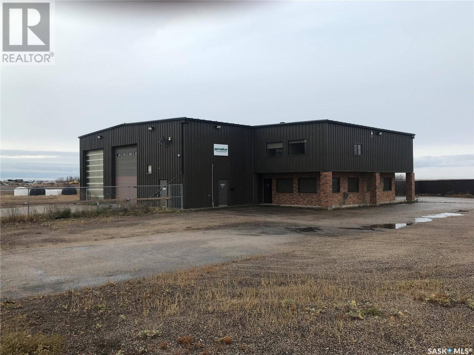 Saskatoon, SK S7R1E2,205 60th STREET W