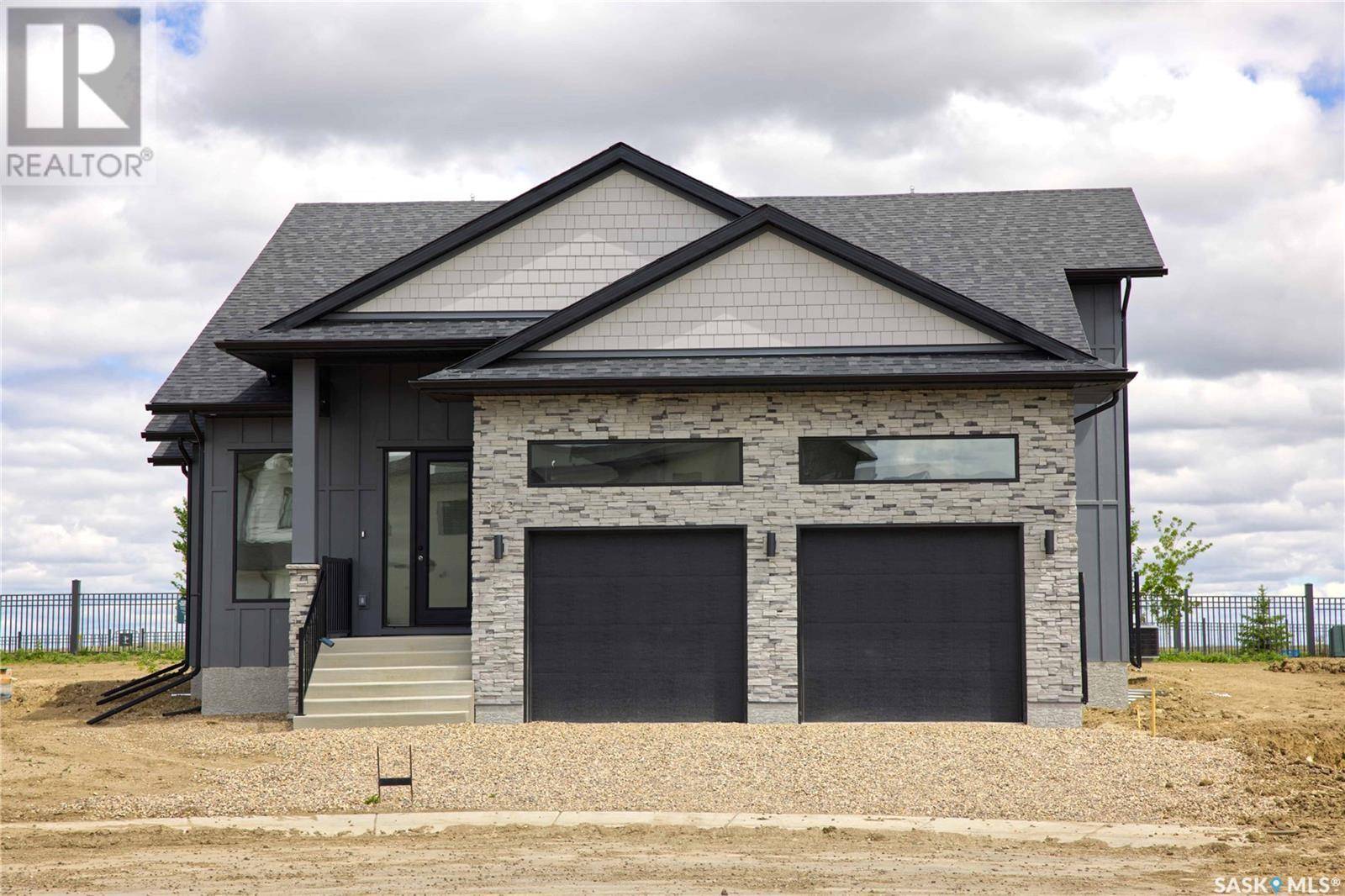 Saskatoon, SK S7W1E5,323 Woolf BAY