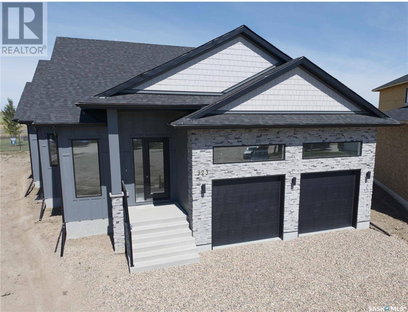 Saskatoon, SK S7W1E5,323 Woolf BAY