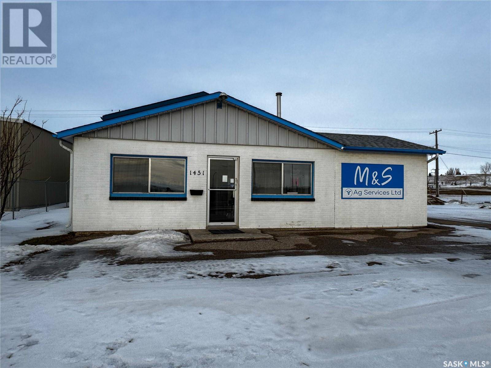 Swift Current, SK S9H3S9,1451 North Service ROAD W