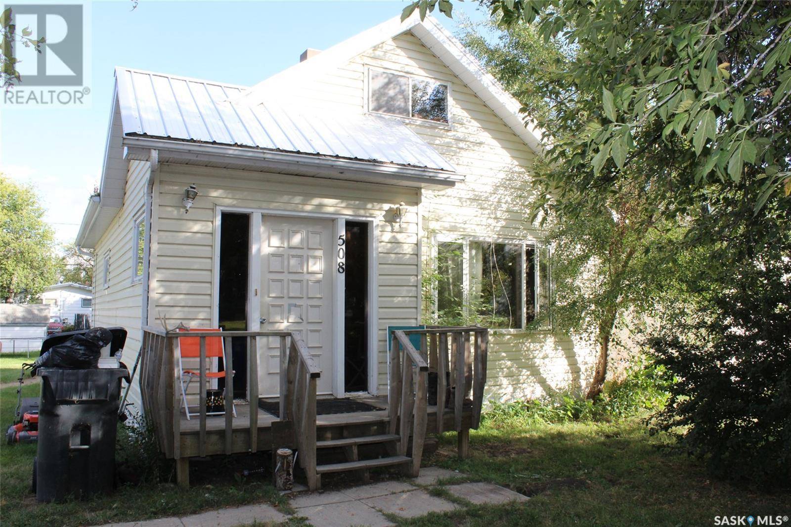 Lampman, SK S0C1N0,508 1st AVENUE E