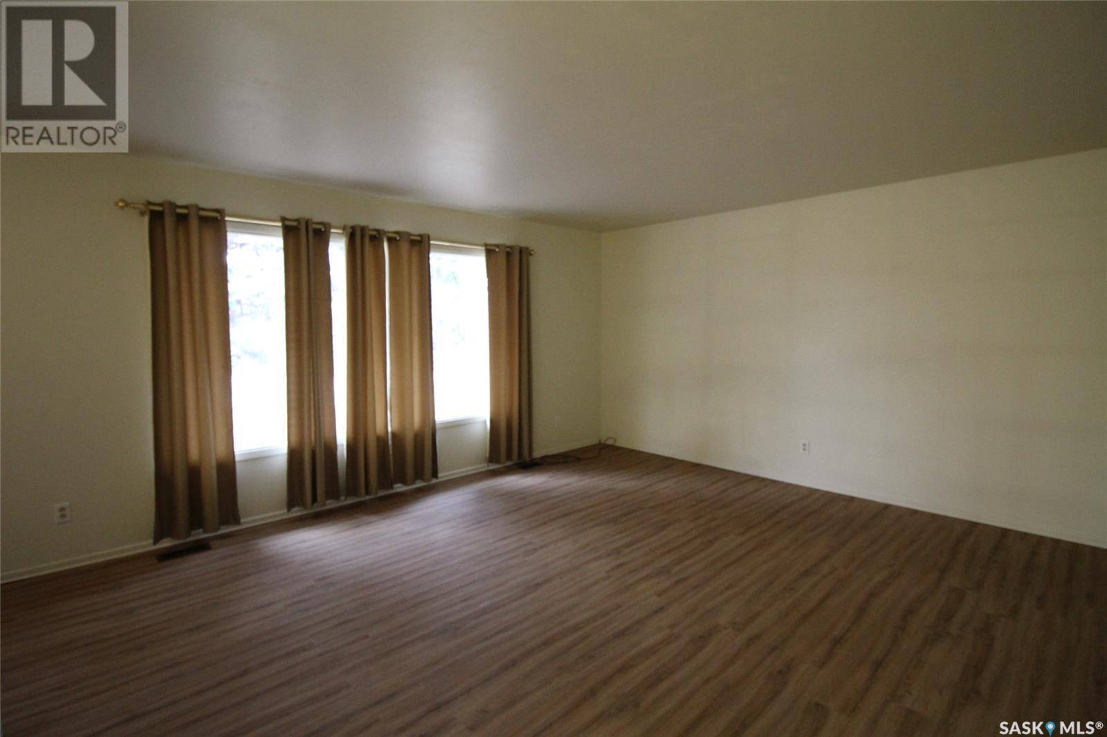 Shaunavon, SK S0N2M0,820 3rd STREET E