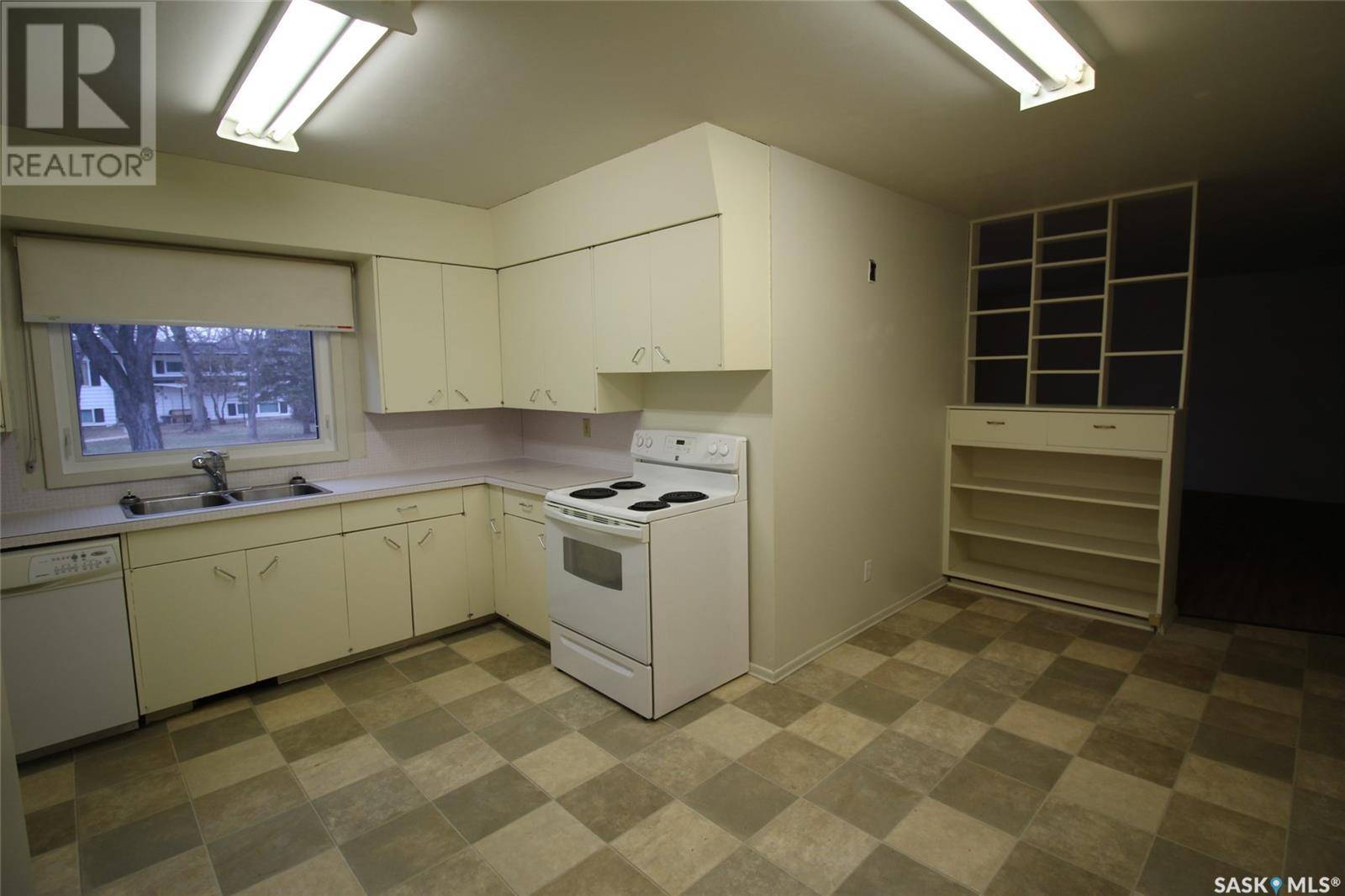 Shaunavon, SK S0N2M0,820 3rd STREET E