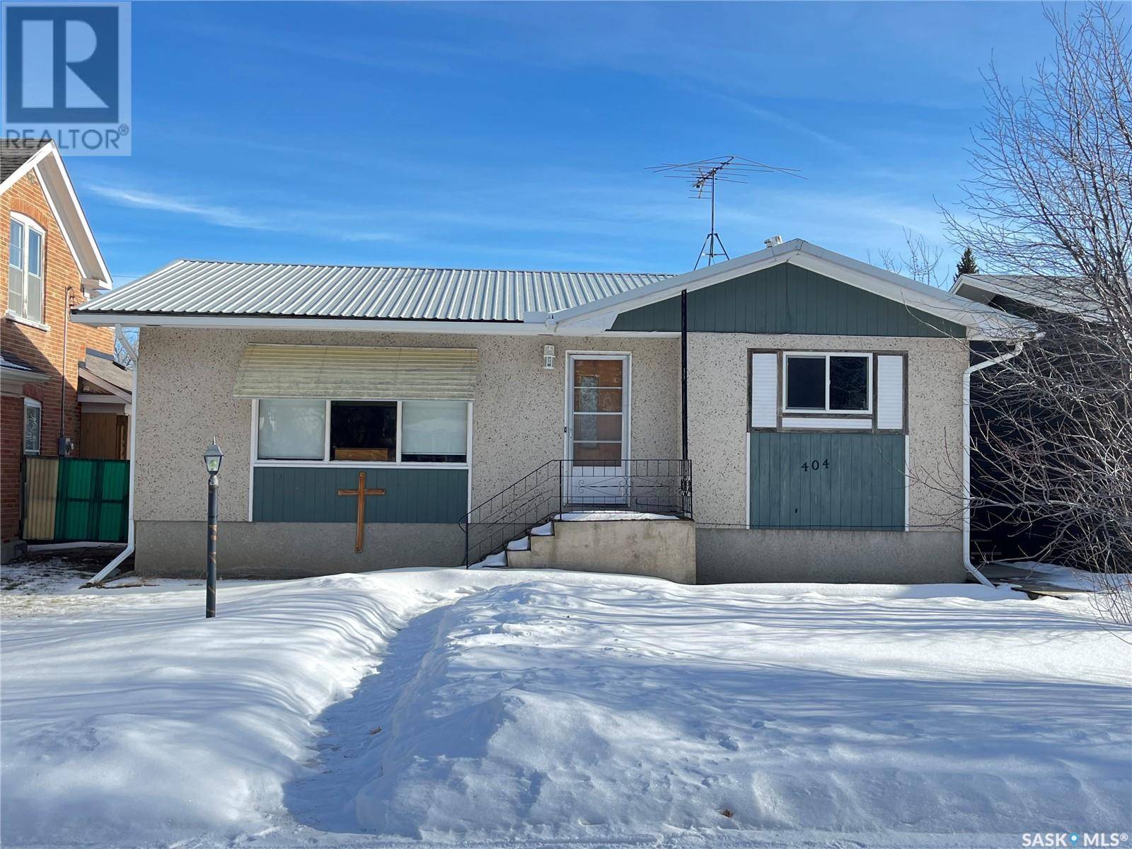 Maple Creek, SK S0N1N0,404 Jasper STREET