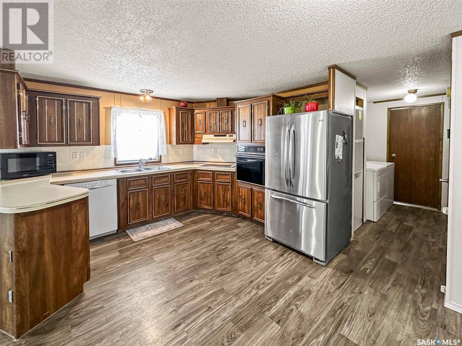 Swift Current, SK S9H3X6,27 Prairie Sun COURT