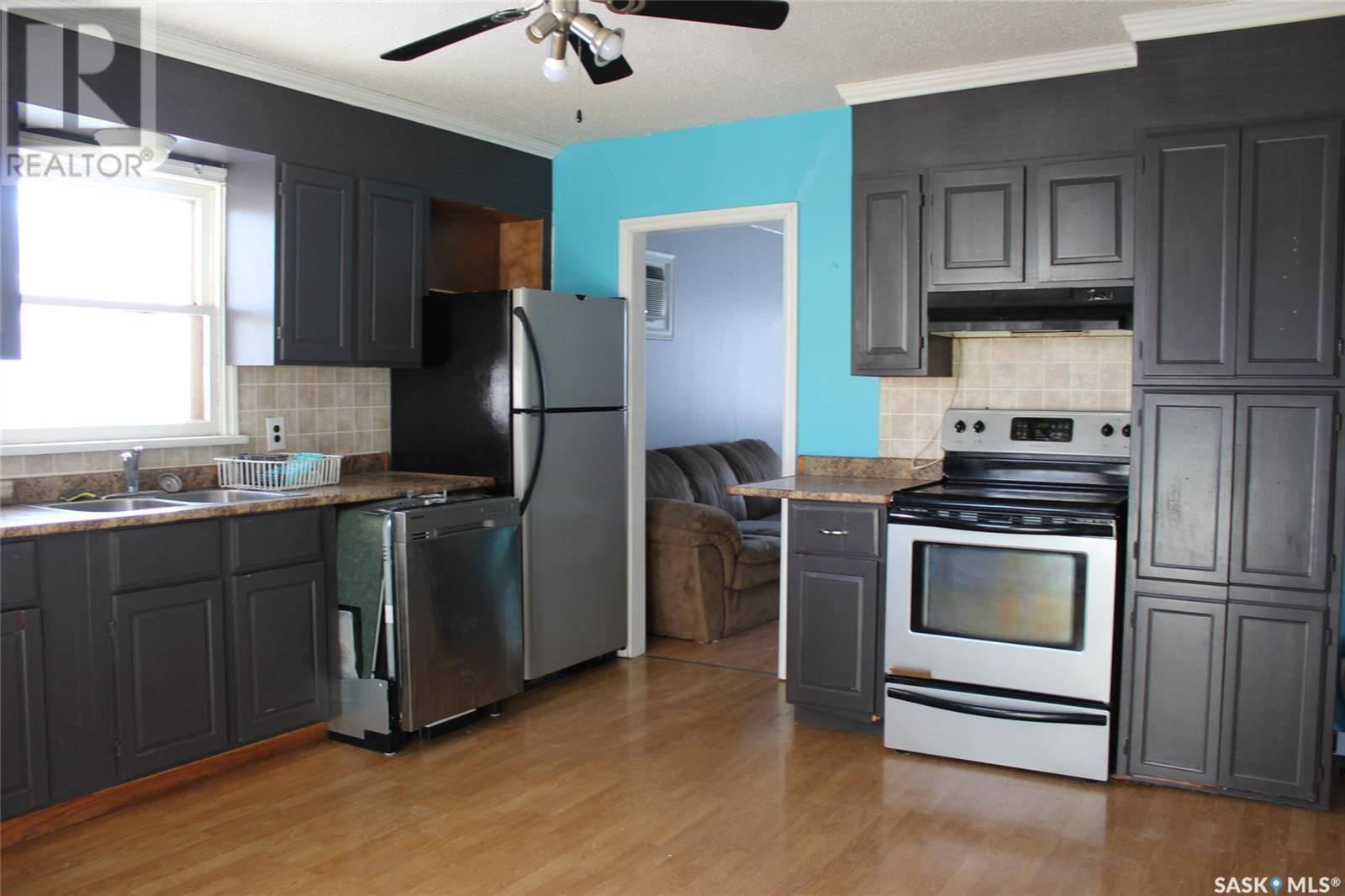 Shaunavon, SK S0N2M0,724 3rd STREET E