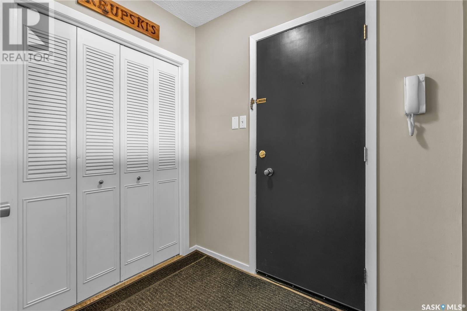 Regina, SK S4S4H4,8 38 Spence STREET