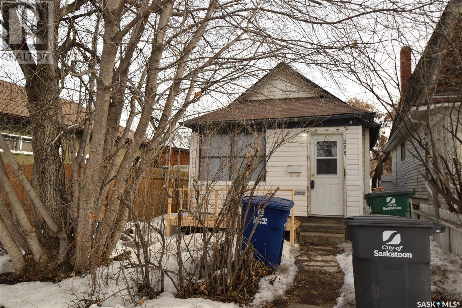 Saskatoon, SK S7L2P4,228 L AVENUE N