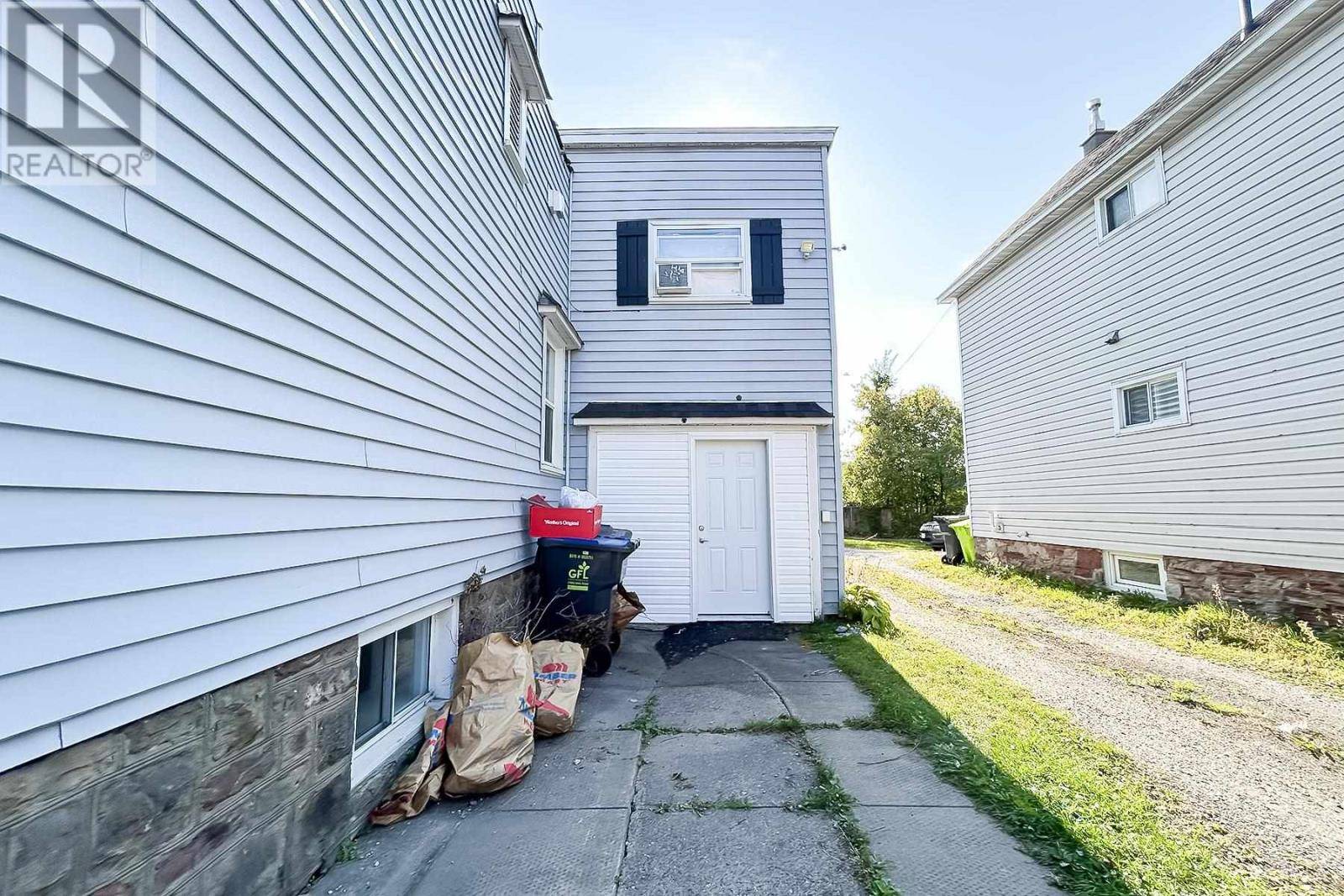 Sault Ste. Marie, ON P6A2M1,449 Wellington ST E