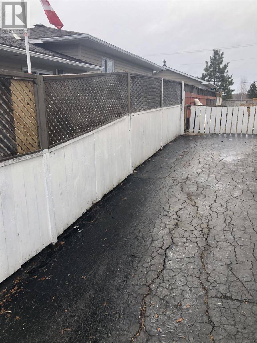Elliot Lake, ON P5A2Z2,20 Brunet RD