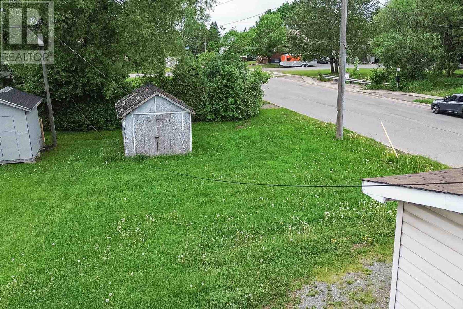 Sault Ste Marie, ON P6C5A2,299 Goulais