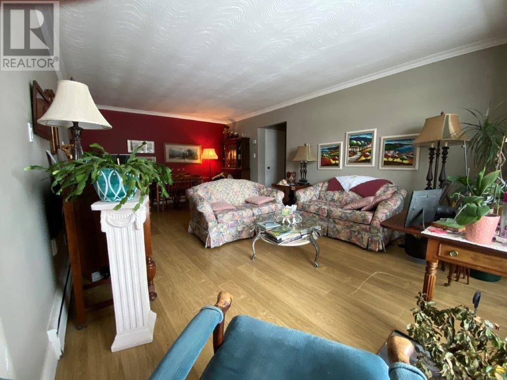 Sault Ste Marie, ON P6B1J3,570 MacDonald AVE # 301