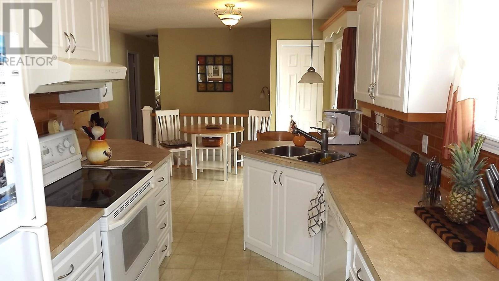 Elliot Lake, ON P5A3M9,76 Farrell CRES