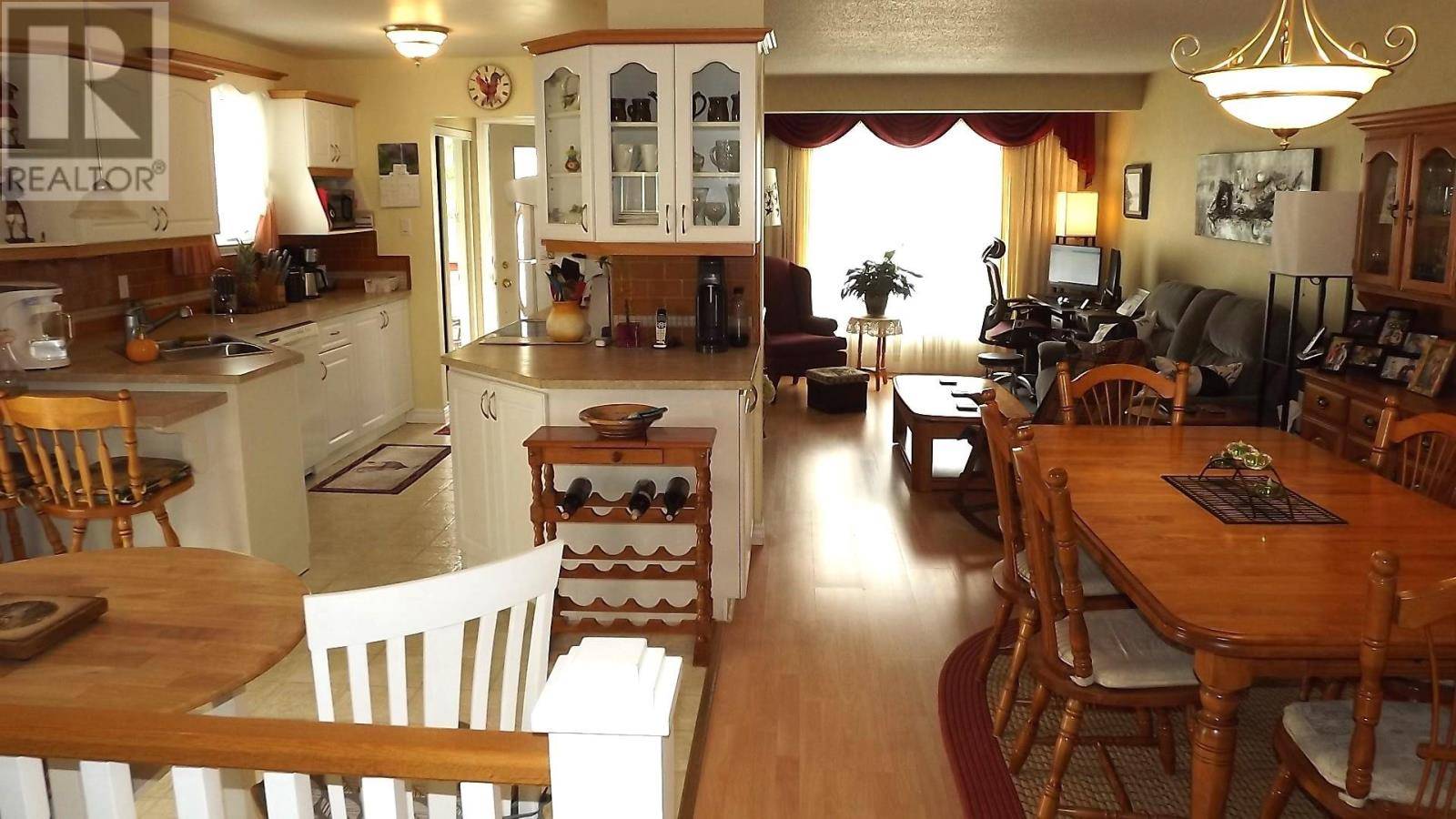 Elliot Lake, ON P5A3M9,76 Farrell CRES
