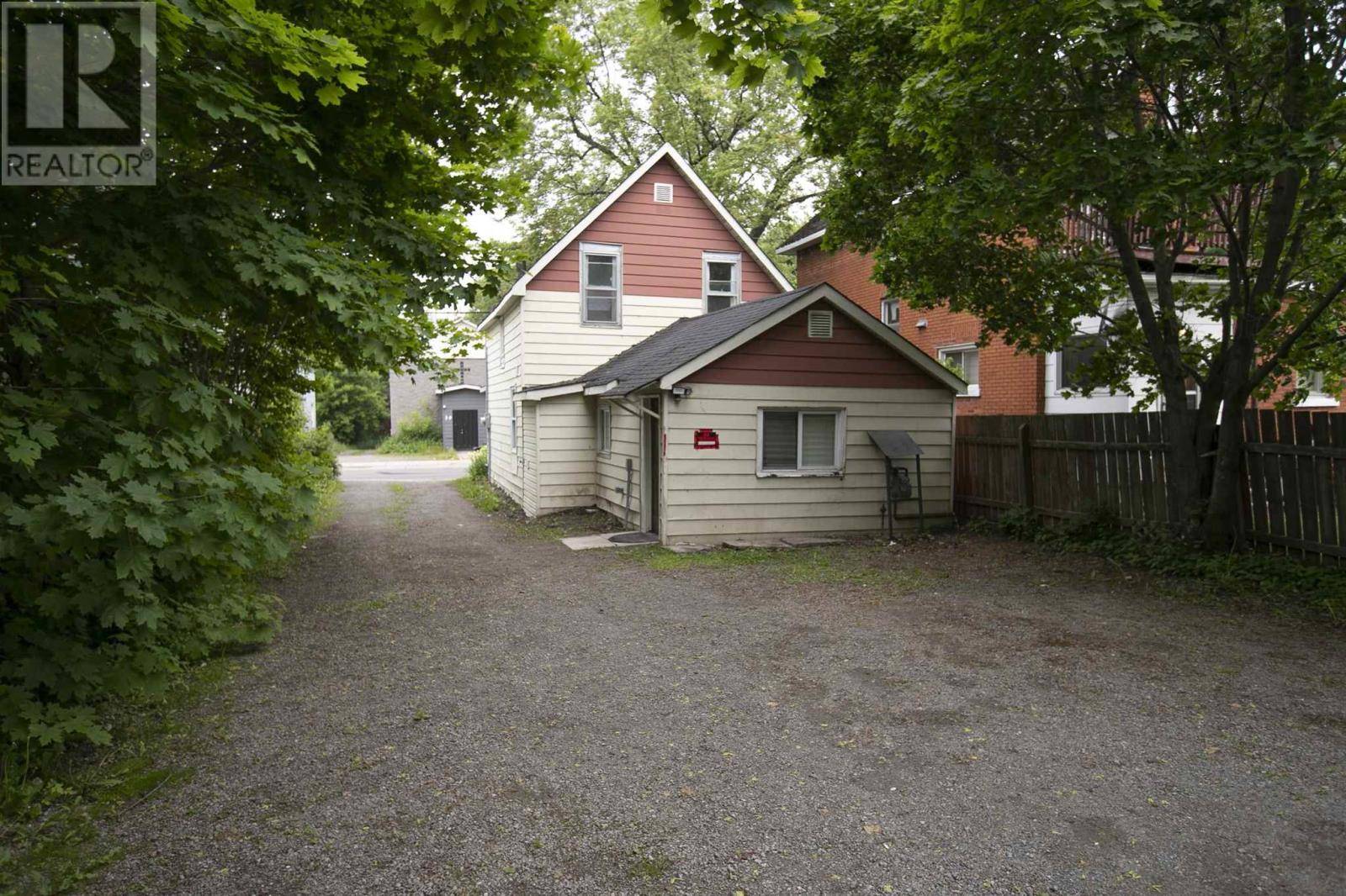 Sault Ste. Marie, ON P6A2H9,64 Albert ST E