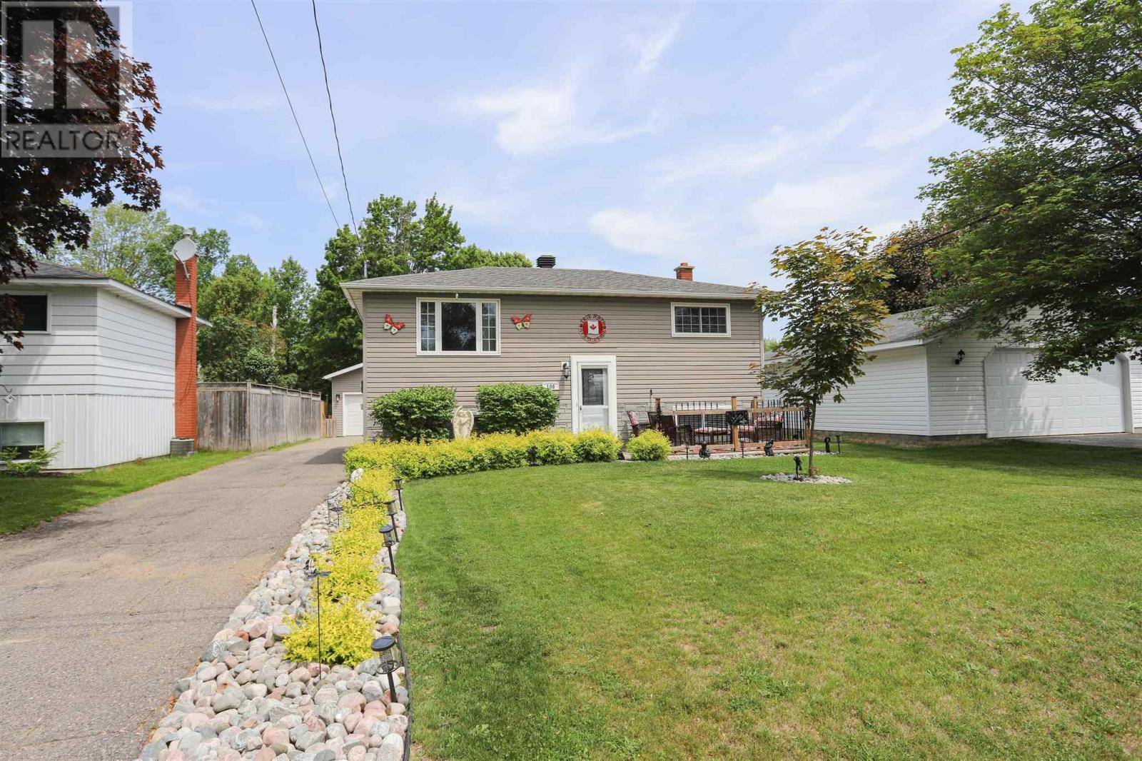 Sault Ste Marie, ON P6B4B4,106 Jean AVE