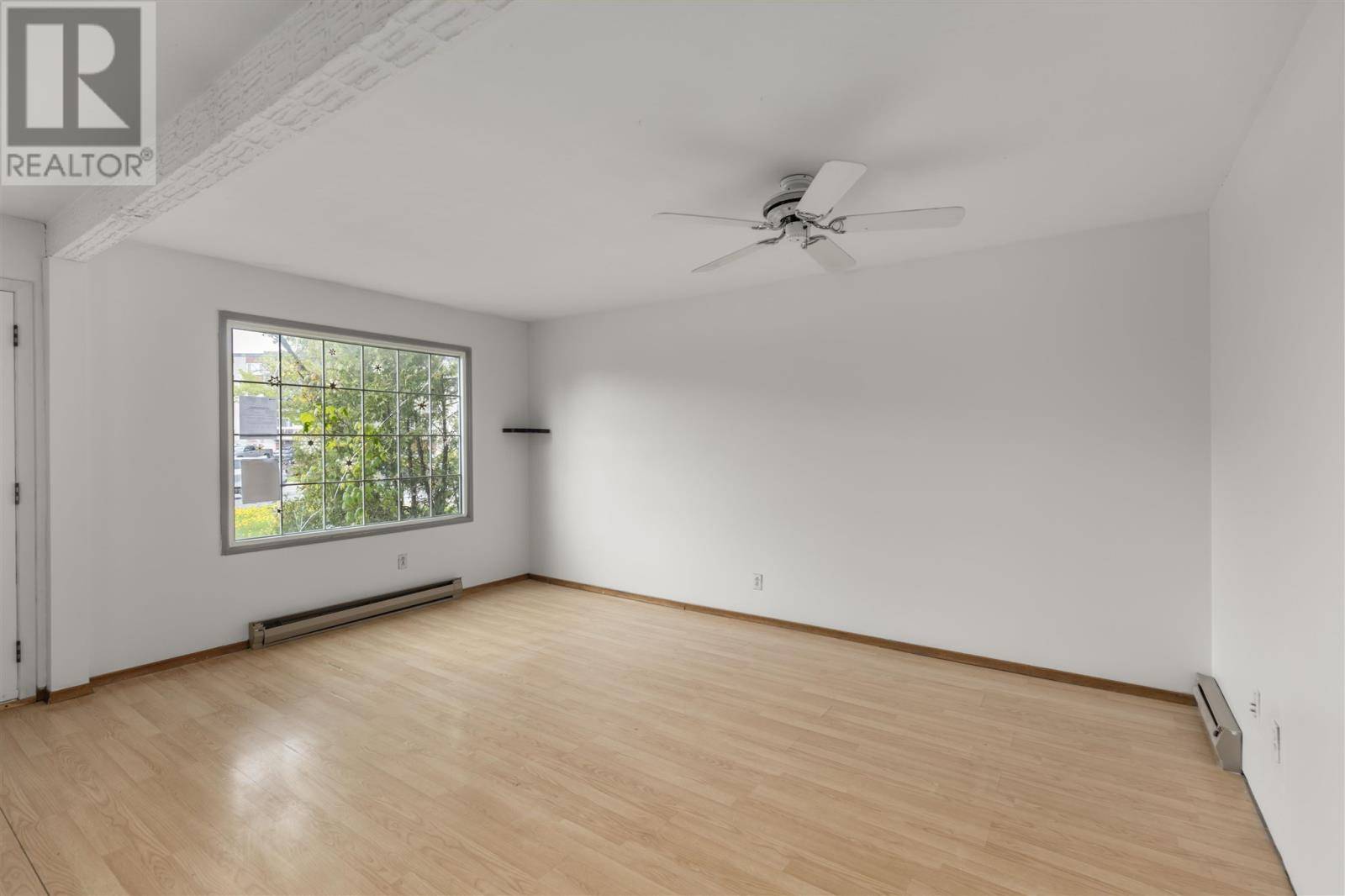 Sault Ste. Marie, ON P6B3G1,742 Pine ST