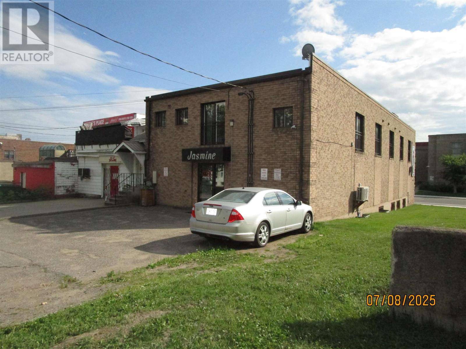 Sault Ste. Marie, ON P6A1Z7,446-450 Queen ST E