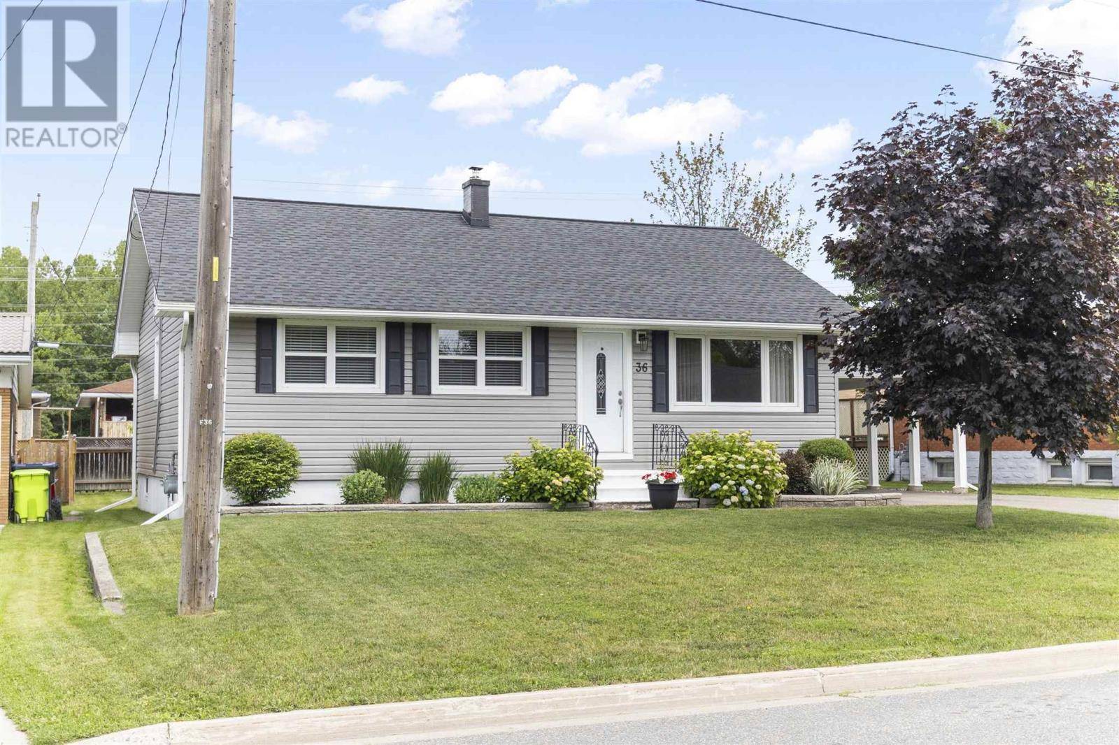 Sault Ste. Marie, ON P6C2H6,36 White Oak DR
