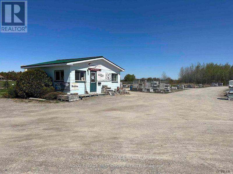 Armstrong (earlton), ON P0J1E0,332407 HIGHWAY 11 N