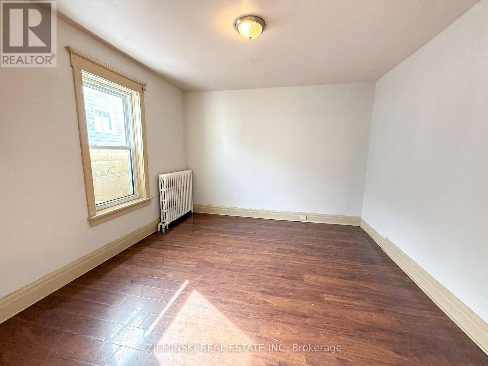 Timmins (ts - Se), ON P4N1W5,75 ELM STREET S