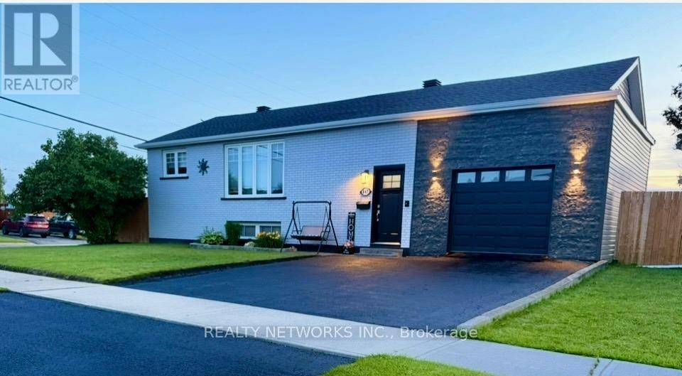 Timmins (tnw - Upper Melrose), ON P4N5J1,647 UNIVERSITY STREET