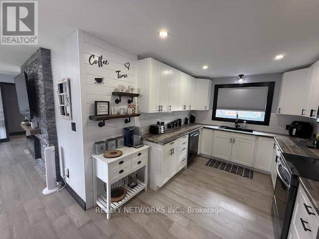 Timmins (tnw - Upper Melrose), ON P4N5J1,647 UNIVERSITY STREET