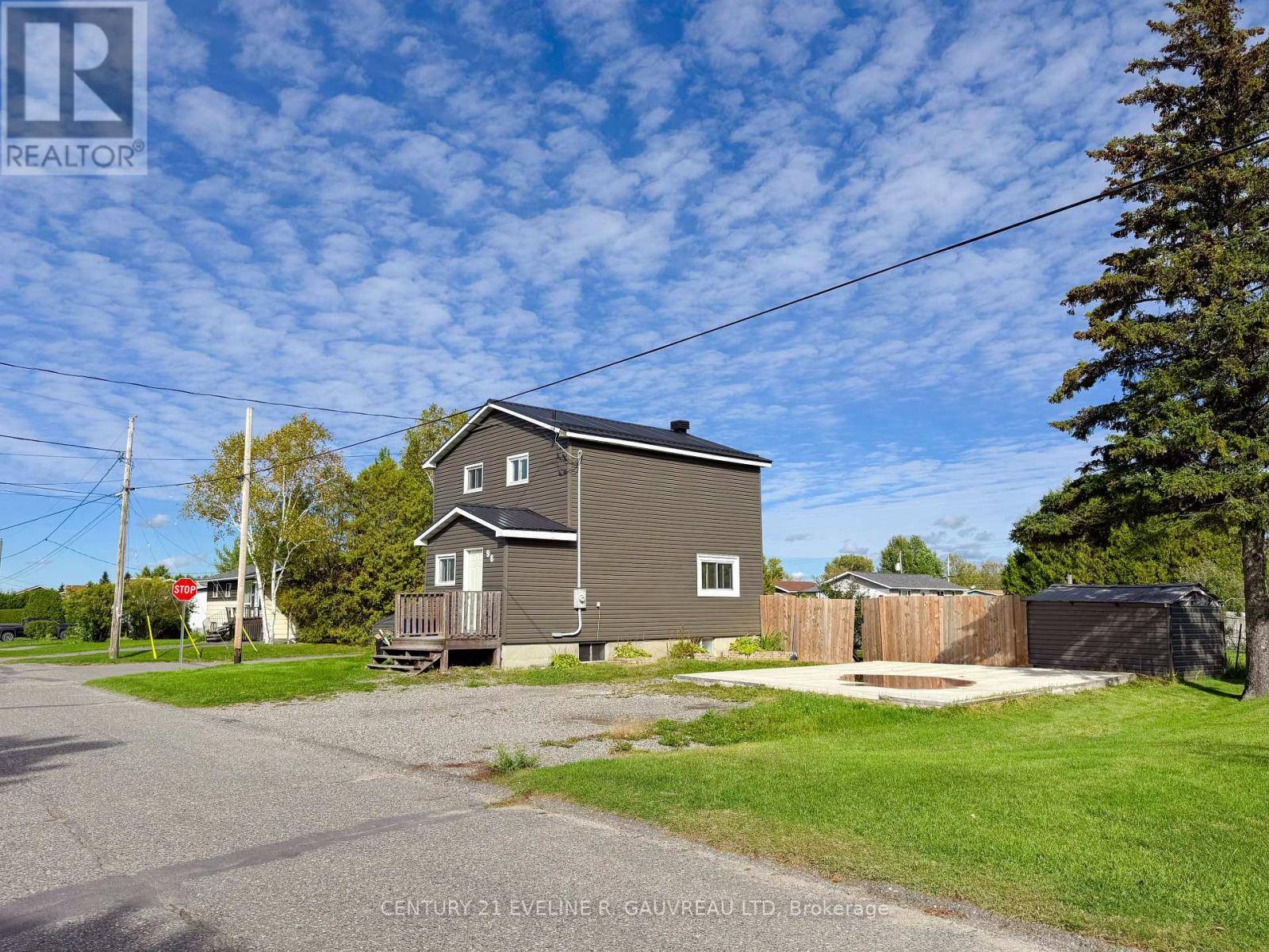 Temiskaming Shores, ON P0J1R0,96 QUEEN STREET