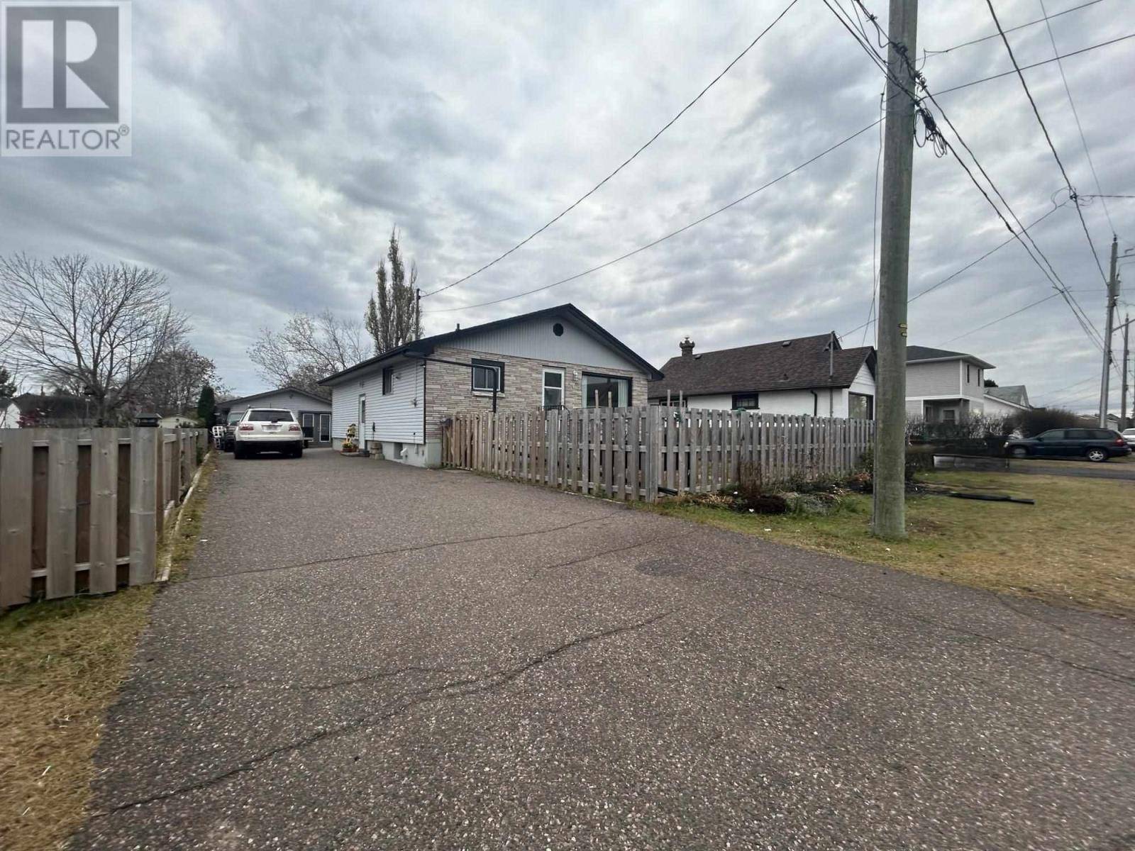 Thunder Bay, ON P7A1C9,407 Marion ST